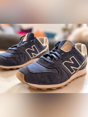 NWOT | New Balance Women’s 696 in "Vintage Indigo" Suede | Size 8